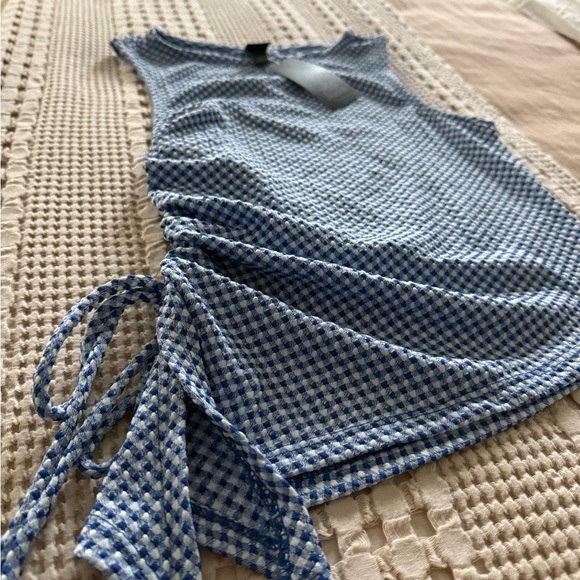 NEW Wild Fable Blue & White Plaid Asymmetrical Sleeveless Top Size XS - Picture 4 of 6